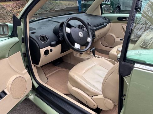 Used 2008 Volkswagen Beetle SE image 6