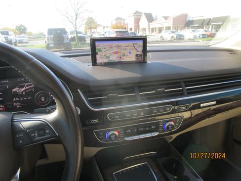 Used 2017 Audi Q7 3.0T Prestige AWD/4WD image 19