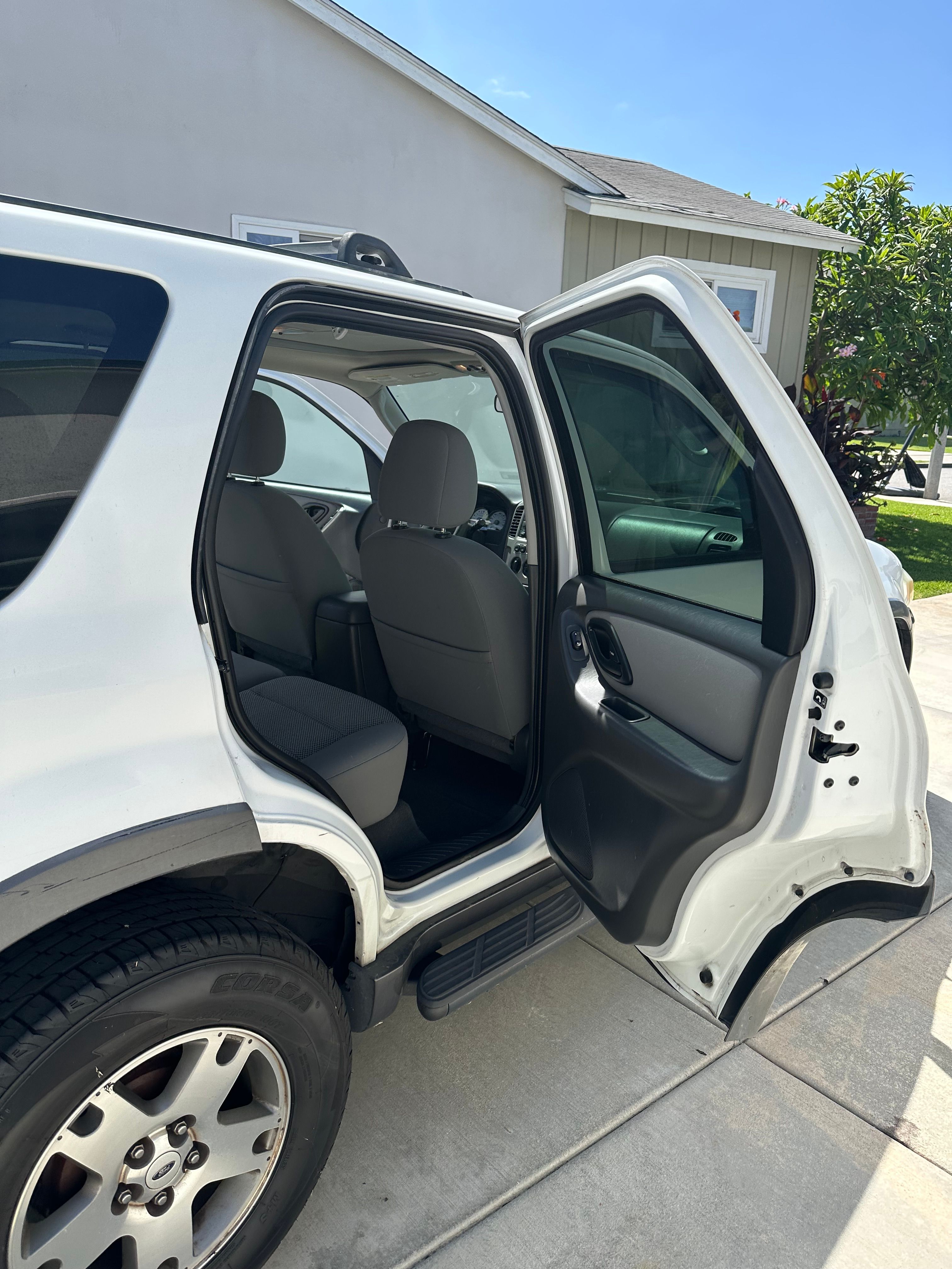 Used 2005 Ford Escape XLT FWD image 10