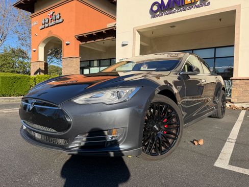 Used 2015 Tesla Model S P85D image 1