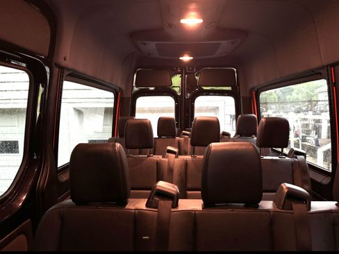 Used 2019 Mercedes-Benz Sprinter 2500 image 18