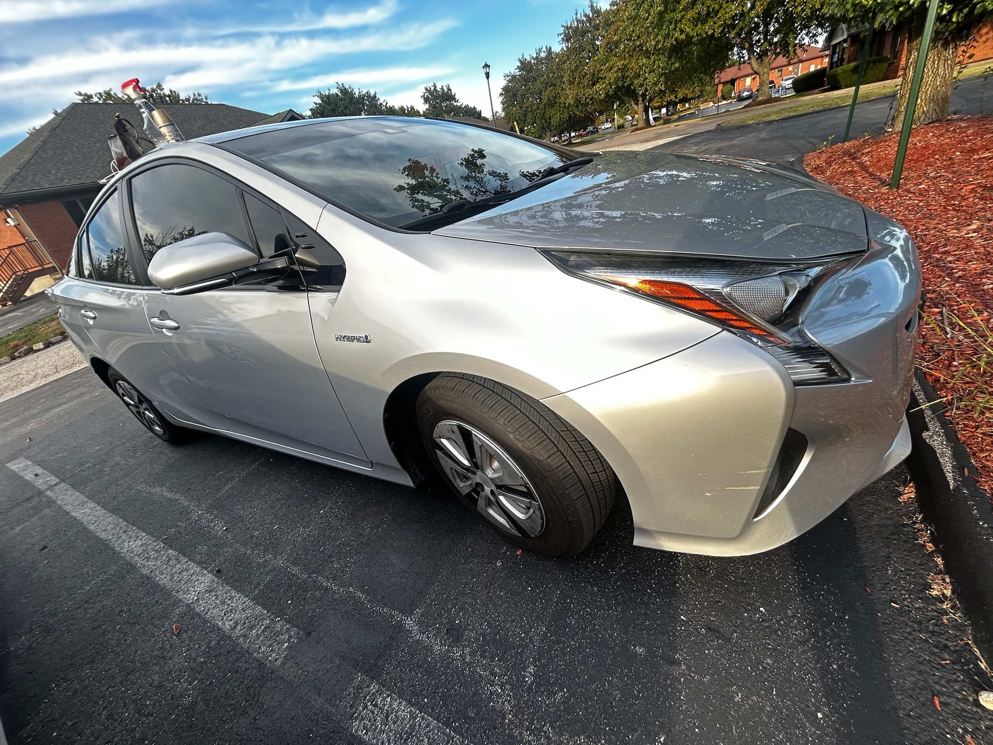 Used 2018 Toyota Prius Two FWD image 2