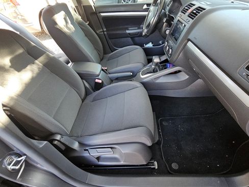 Used 2008 Volkswagen Rabbit S image 17