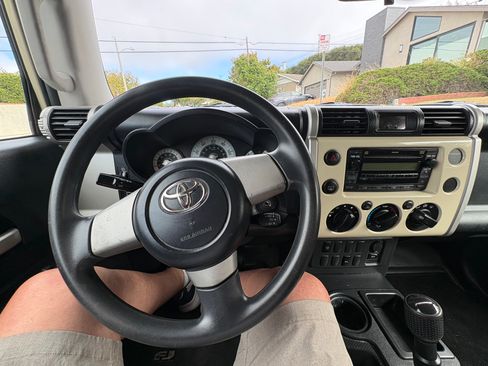 Used 2008 Toyota FJ Cruiser 2WD image 12