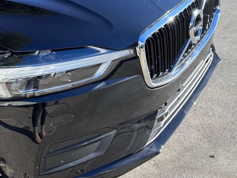 Used 2018 Volvo XC60 T6 Momentum w/ Convenience Package image 10