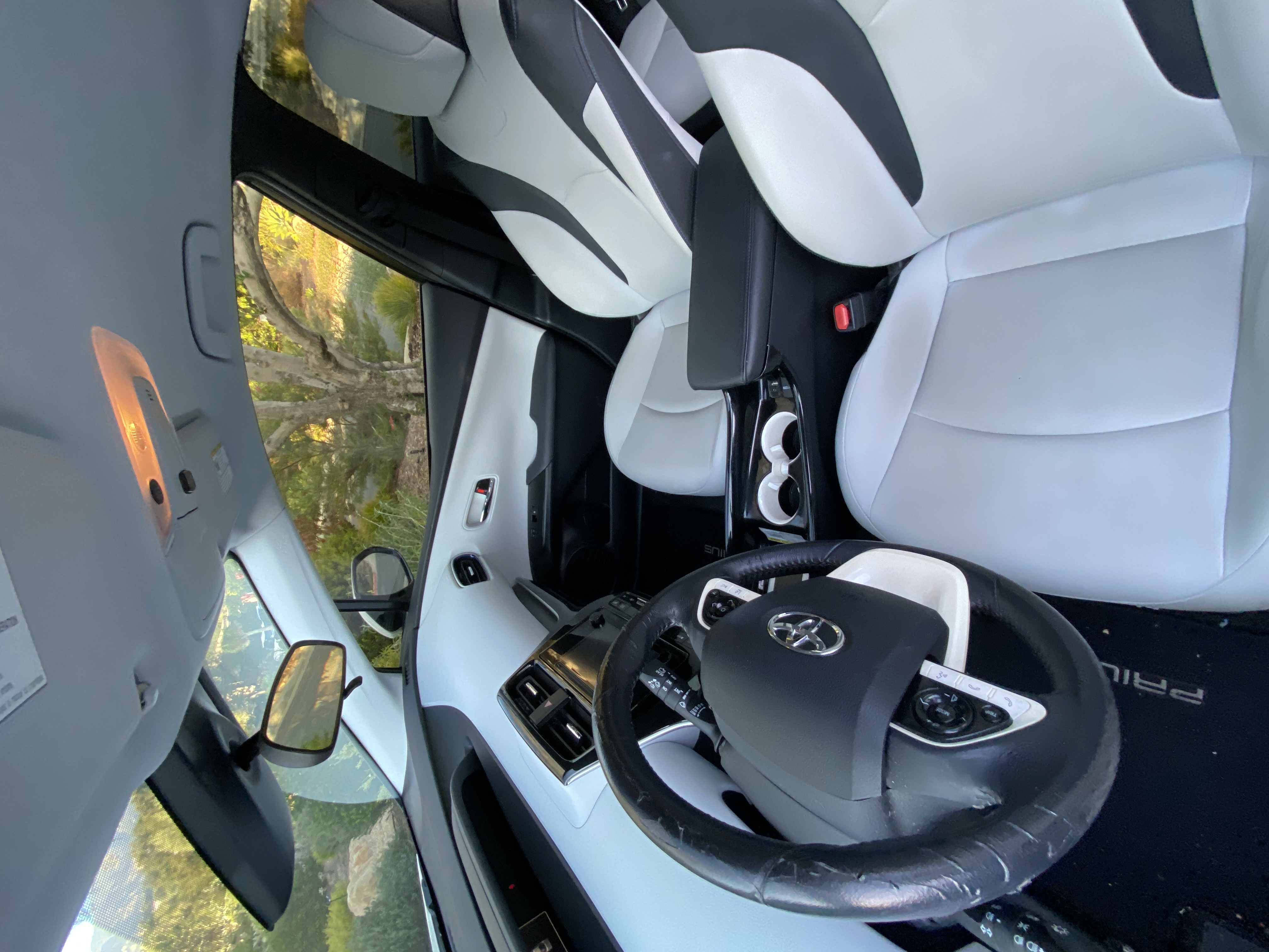 Used 2016 Toyota Prius Four Touring FWD image 13