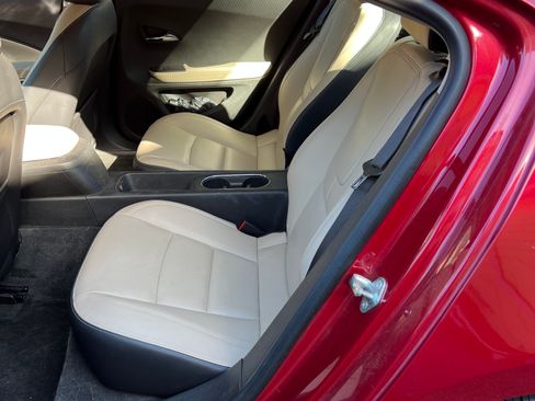 Used 2012 Chevrolet Volt Premium w/ Premium Trim Package image 9