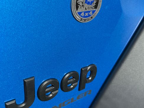 Used 2022 Jeep Wrangler Sport image 14