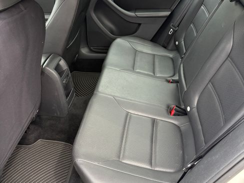 Used 2013 Volkswagen Jetta SE FWD image 10