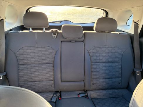 Used 2018 Kia Niro LX image 11