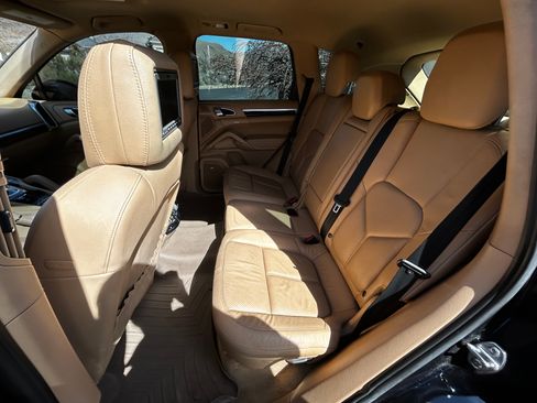 Used 2013 Porsche Cayenne S image 13