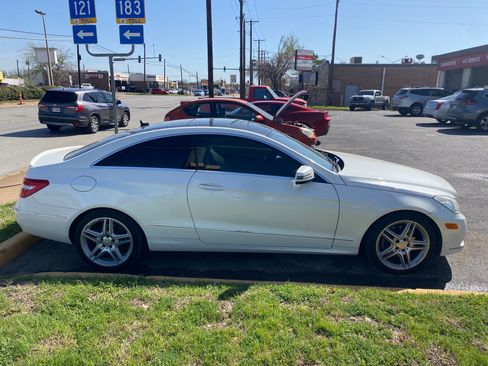 Used 2013 Mercedes-Benz E 350 Coupe image 4
