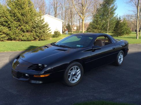 Used 1995 Chevrolet Camaro Z28 image 1