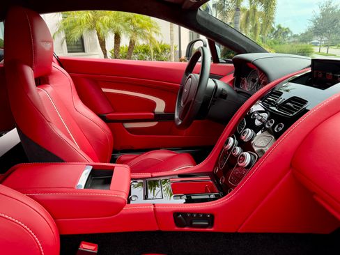 Used 2017 Aston Martin V12 Vantage S RWD image 15