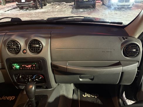 Used 2007 Jeep Liberty Sport image 13