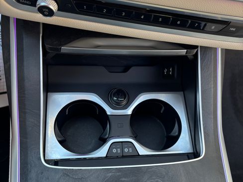 Used 2022 BMW X7 xDrive40i w/ Executive Package image 11