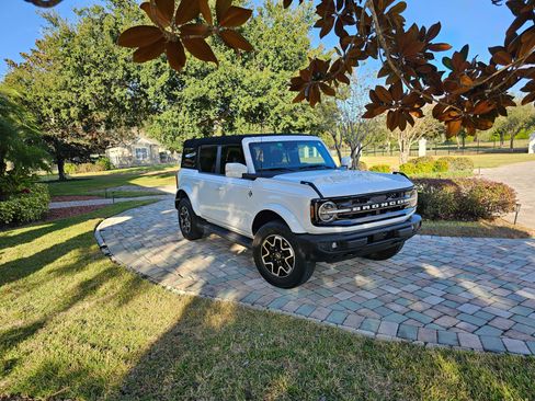 Used 2023 Ford Bronco Outer Banks image 8