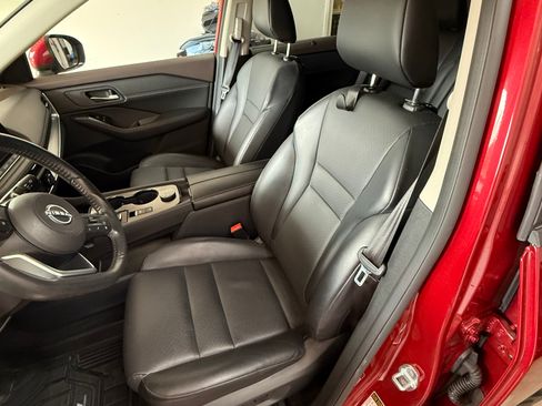 Used 2023 Nissan Rogue SV w/ SV Premium B Package image 21