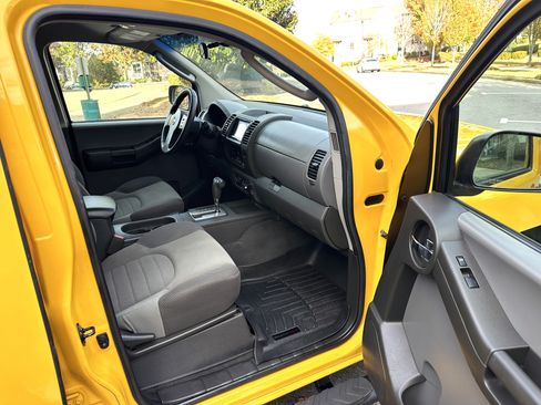 Used 2006 Nissan Xterra S w/ (W94) Tow Pkg image 20