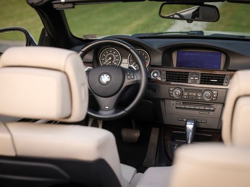 Used 2012 BMW 335i Convertible RWD image 11