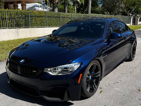 Used 2016 BMW M4 Coupe image 1