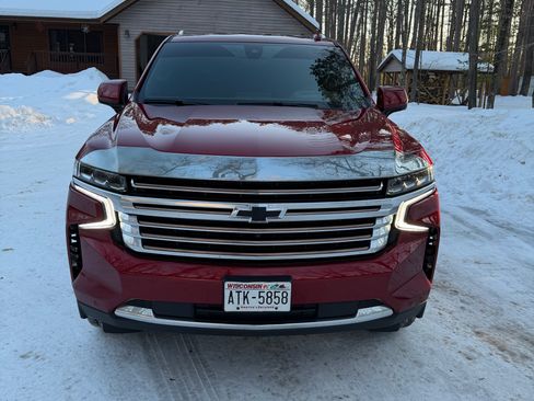 Used 2022 Chevrolet Suburban High Country image 2