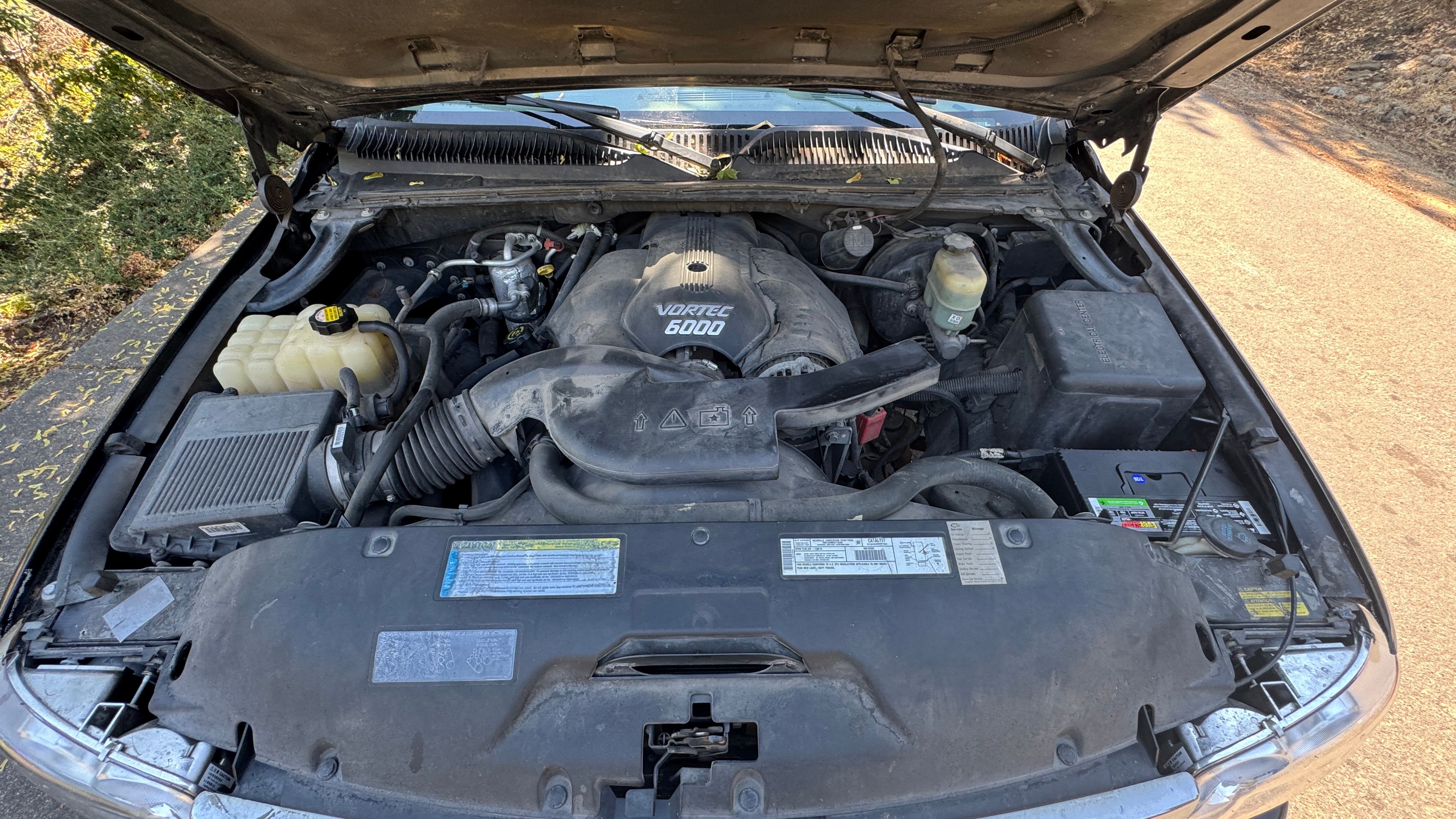 Used 2001 GMC Yukon XL Denali AWD/4WD image 16