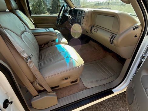 Used 1998 Chevrolet Silverado 1500 4x4 Regular Cab w/ Preferred Equipment Group 2 image 22