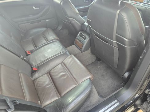 Used 2007 Audi S8 Quattro Sedan 4D image 8