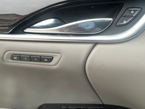 Used 2015 Cadillac XTS Premium image 17