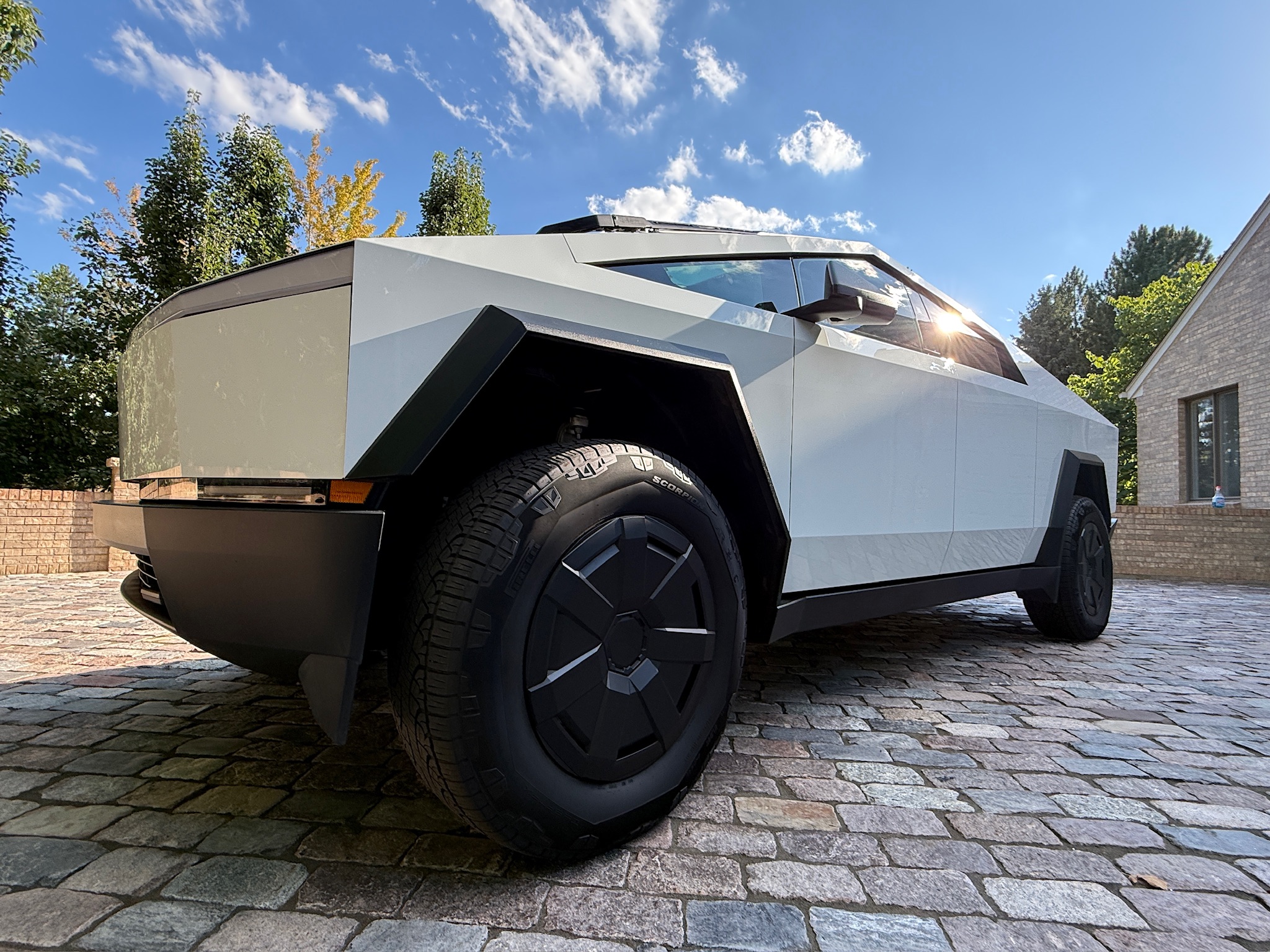 Used 2024 Tesla Cybertruck Cyberbeast AWD/4WD image 10