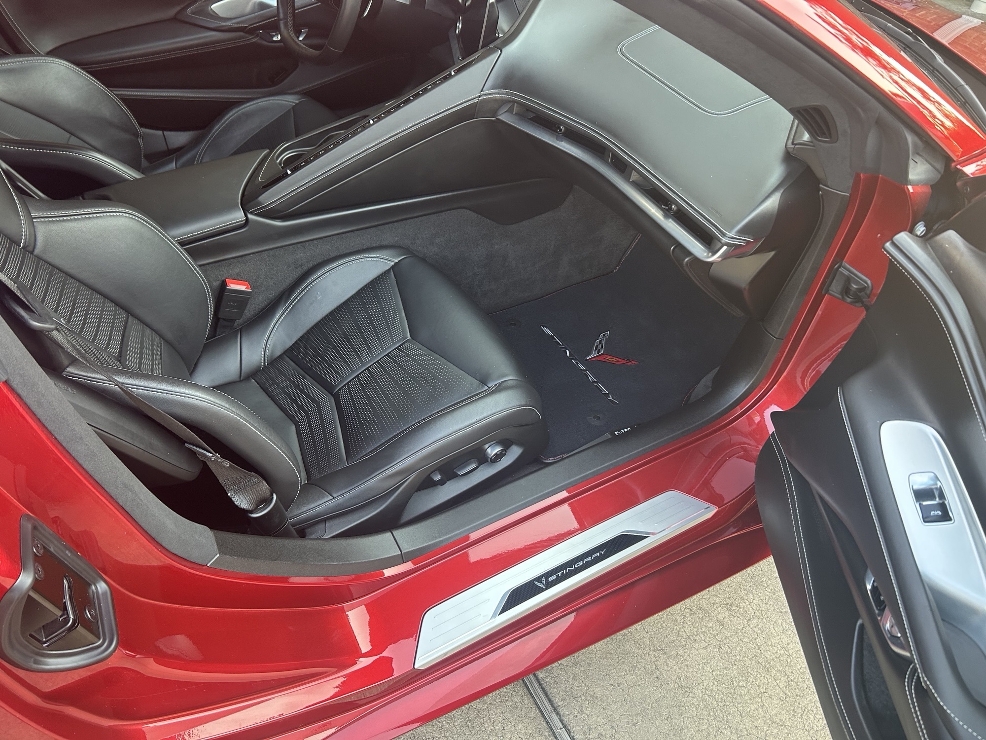 Used 2022 Chevrolet Corvette Stingray Premium Cpe w/ Z51 Performance Package RWD image 13