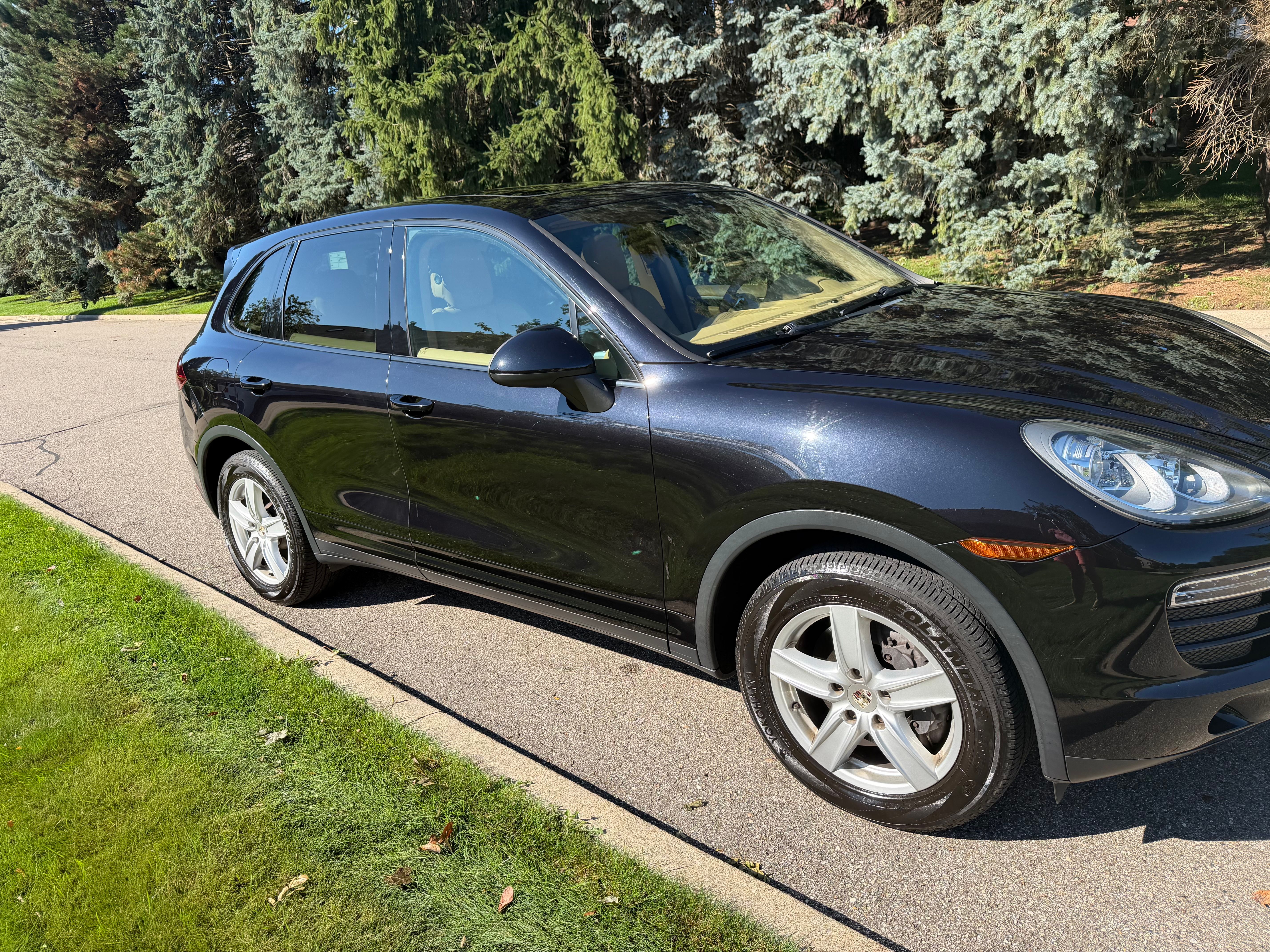 Used 2012 Porsche Cayenne AWD/4WD image 4