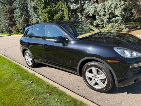 Used 2012 Porsche Cayenne AWD/4WD image 4