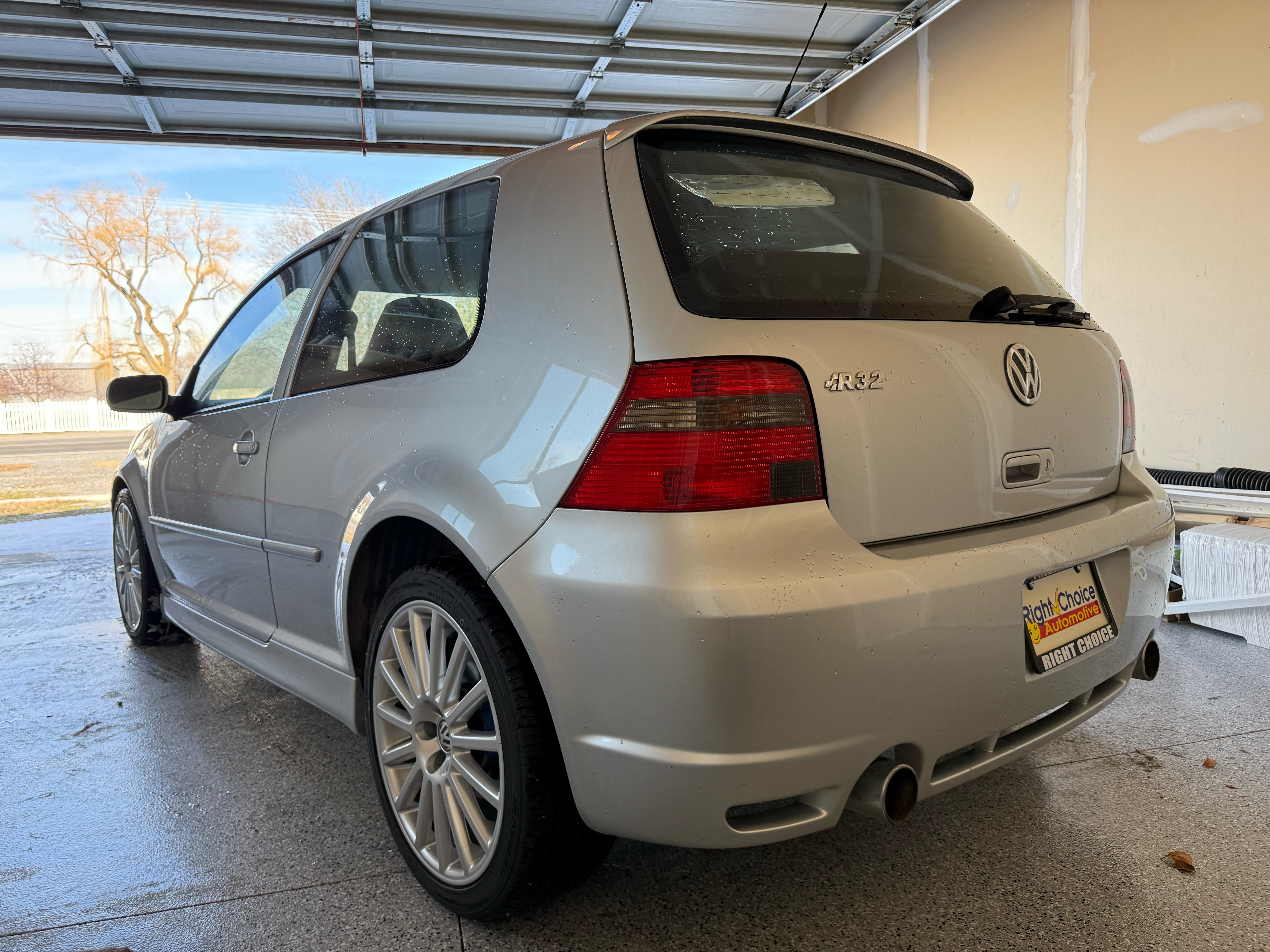 Used 2004 Volkswagen R32 AWD/4WD image 6