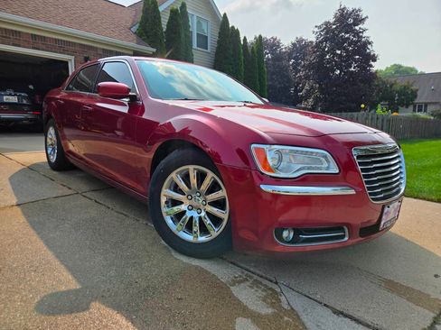 Used 2013 Chrysler 300 Touring w/ Driver Convenience Group RWD image 4