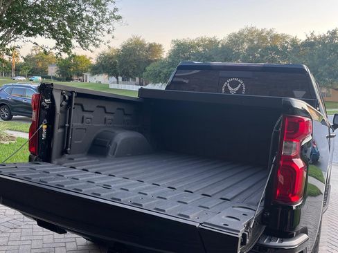 Used 2022 Chevrolet Silverado 1500 LT Trail Boss w/ LT Trail Boss Premium Package AWD/4WD image 16