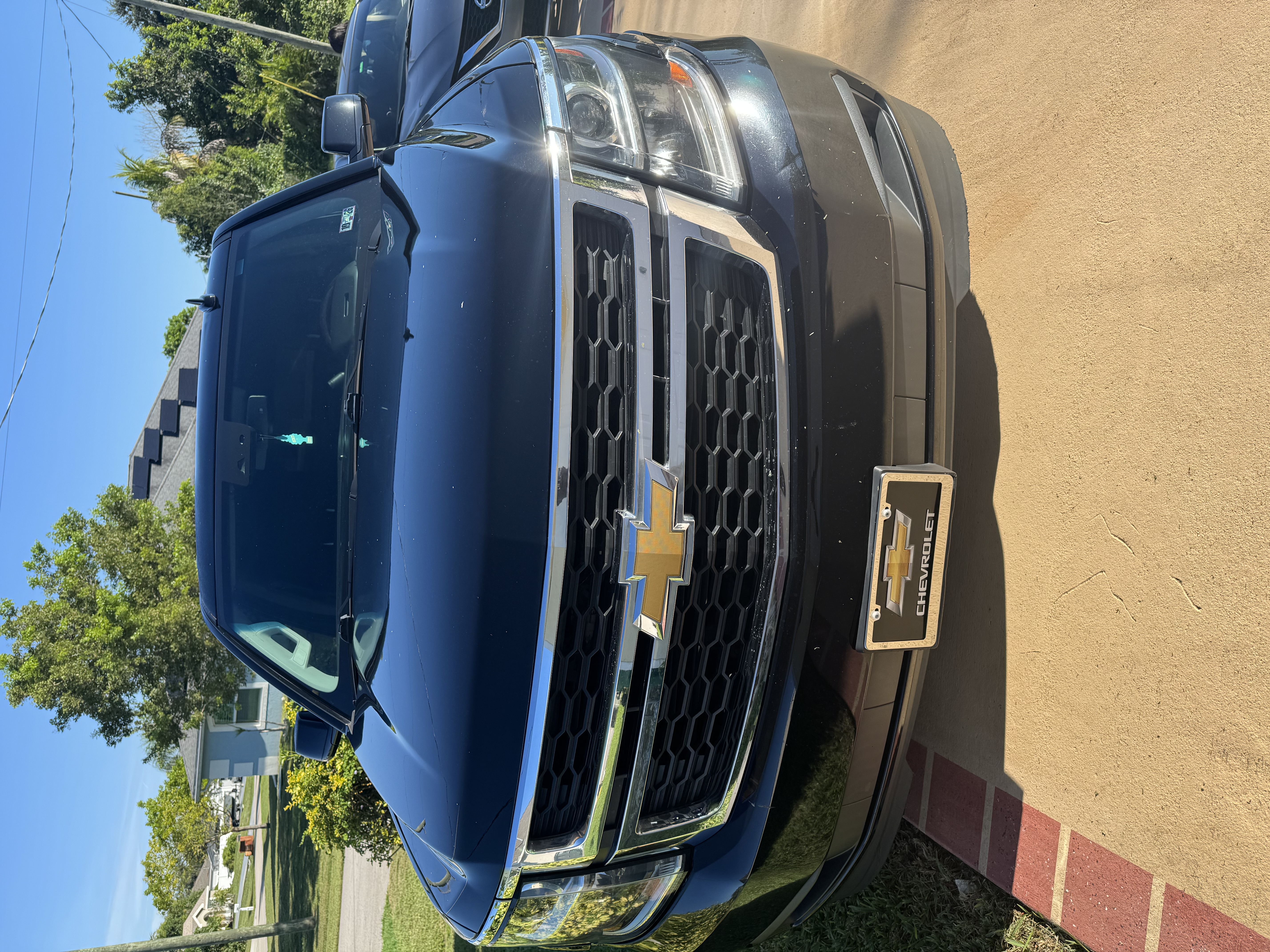Used 2019 Chevrolet Suburban LT AWD/4WD image 1