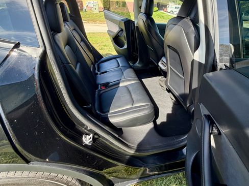 Used 2021 Tesla Model Y Performance image 19