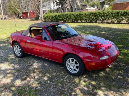 Used 1995 MAZDA MX-5 Miata RWD image 12