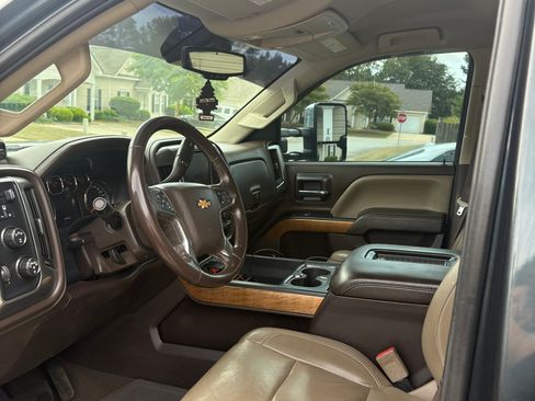 Used 2019 Chevrolet Silverado 3500 LTZ w/ Duramax Plus Package image 6