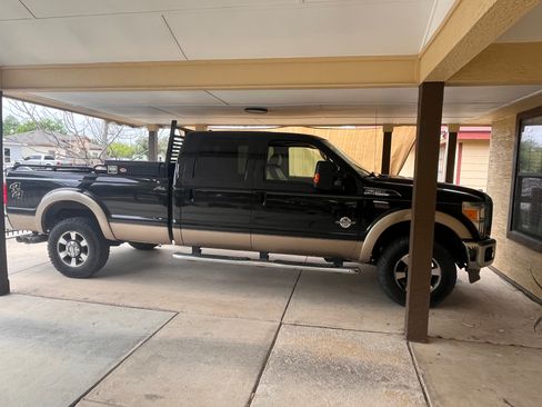 Used 2011 Ford F350 Lariat w/ Lariat Ultimate Pkg image 1