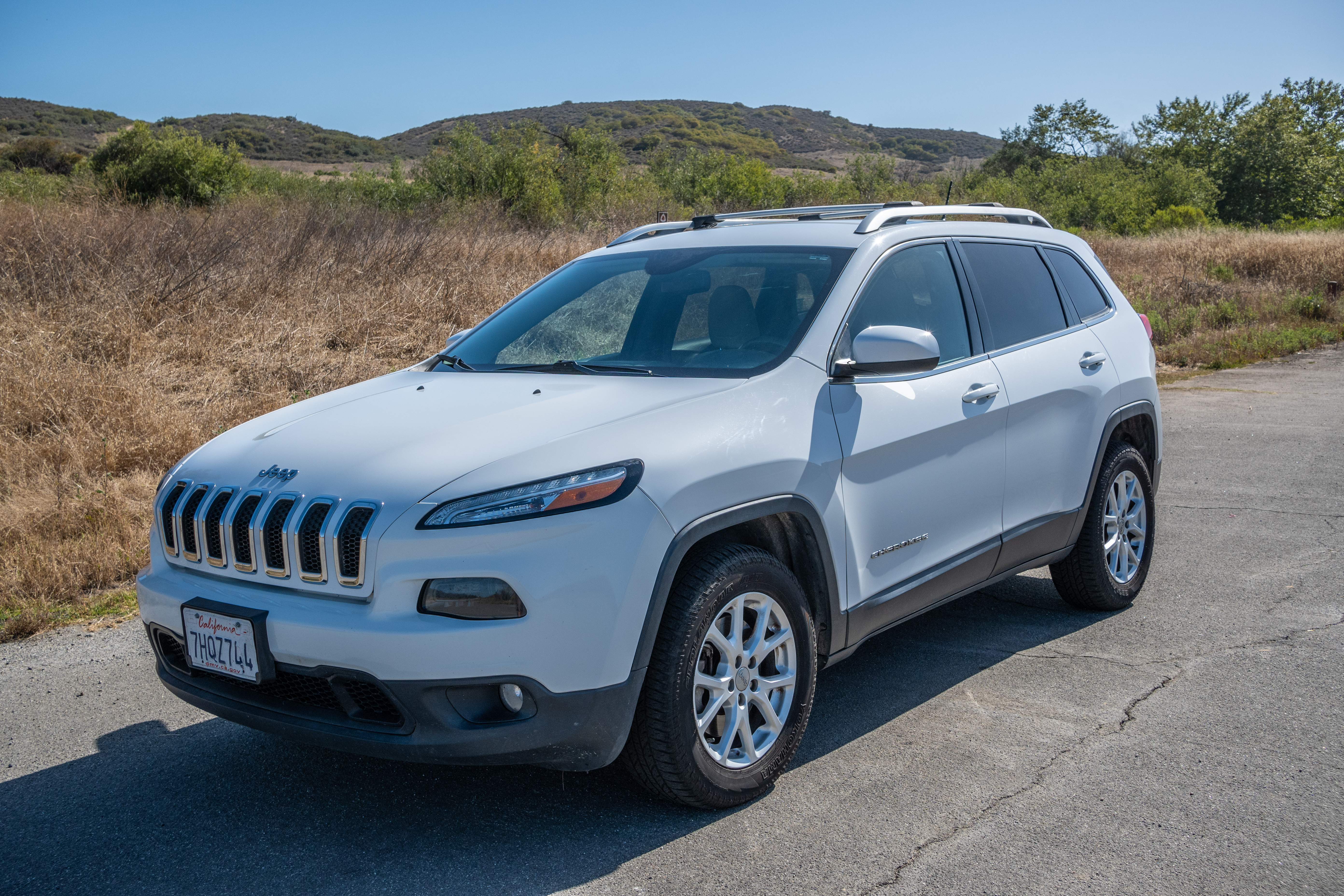 Used 2015 Jeep Cherokee Latitude AWD/4WD image 1
