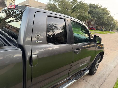 Used 2012 Toyota Tundra 2WD Double Cab w/ SR5 Pkg image 4