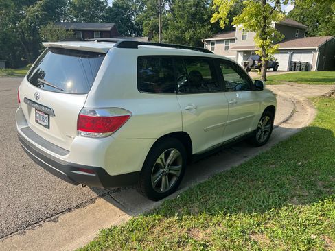 Used 2012 Toyota Highlander SE w/ Tow Pkg AWD/4WD image 6