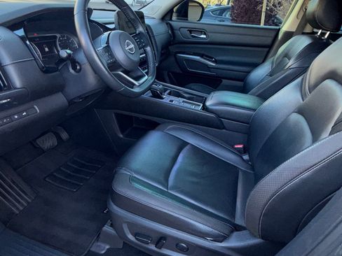 Used 2022 Nissan Pathfinder SL w/ SL Premium Package image 6