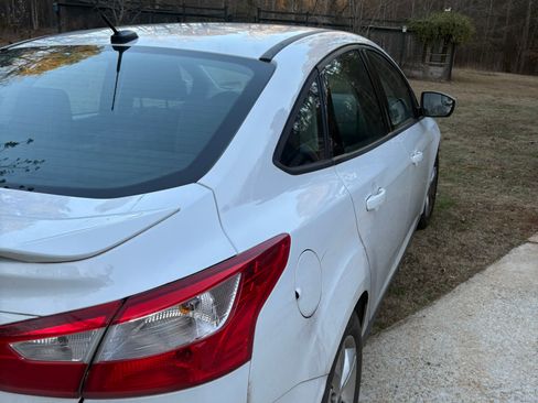 Used 2012 Ford Focus SE image 10