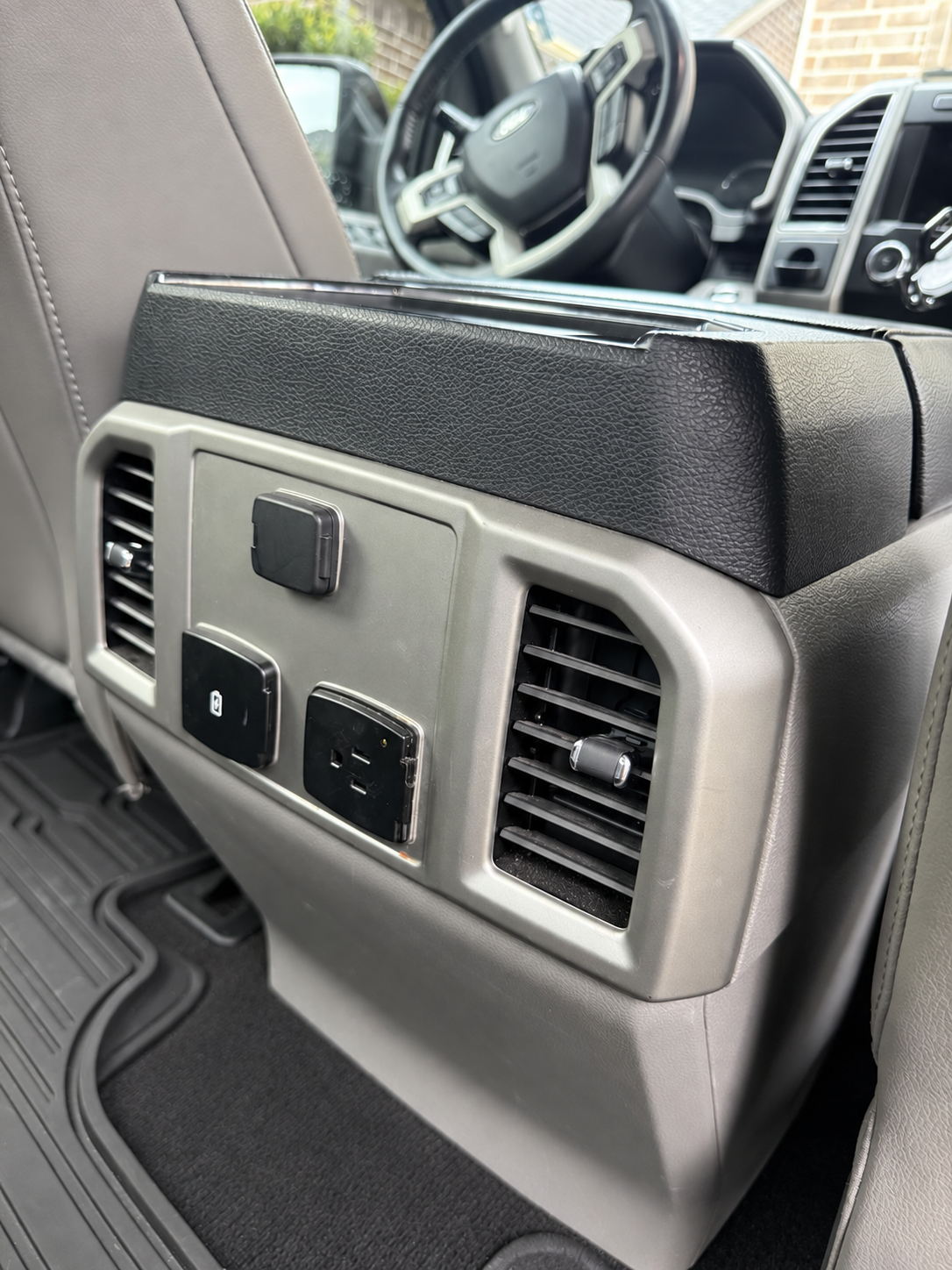Used 2020 Ford F150 Lariat RWD image 9
