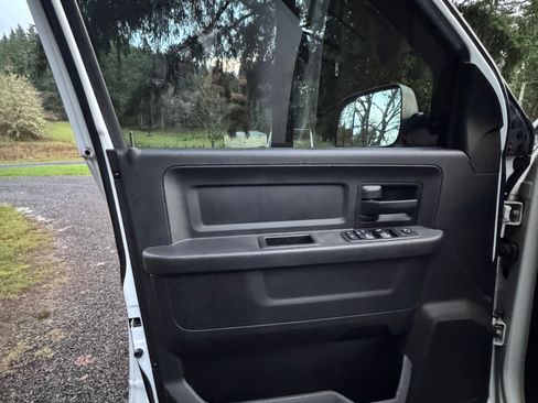 Used 2018 RAM 3500 Tradesman w/ Chrome Appearance Group image 22