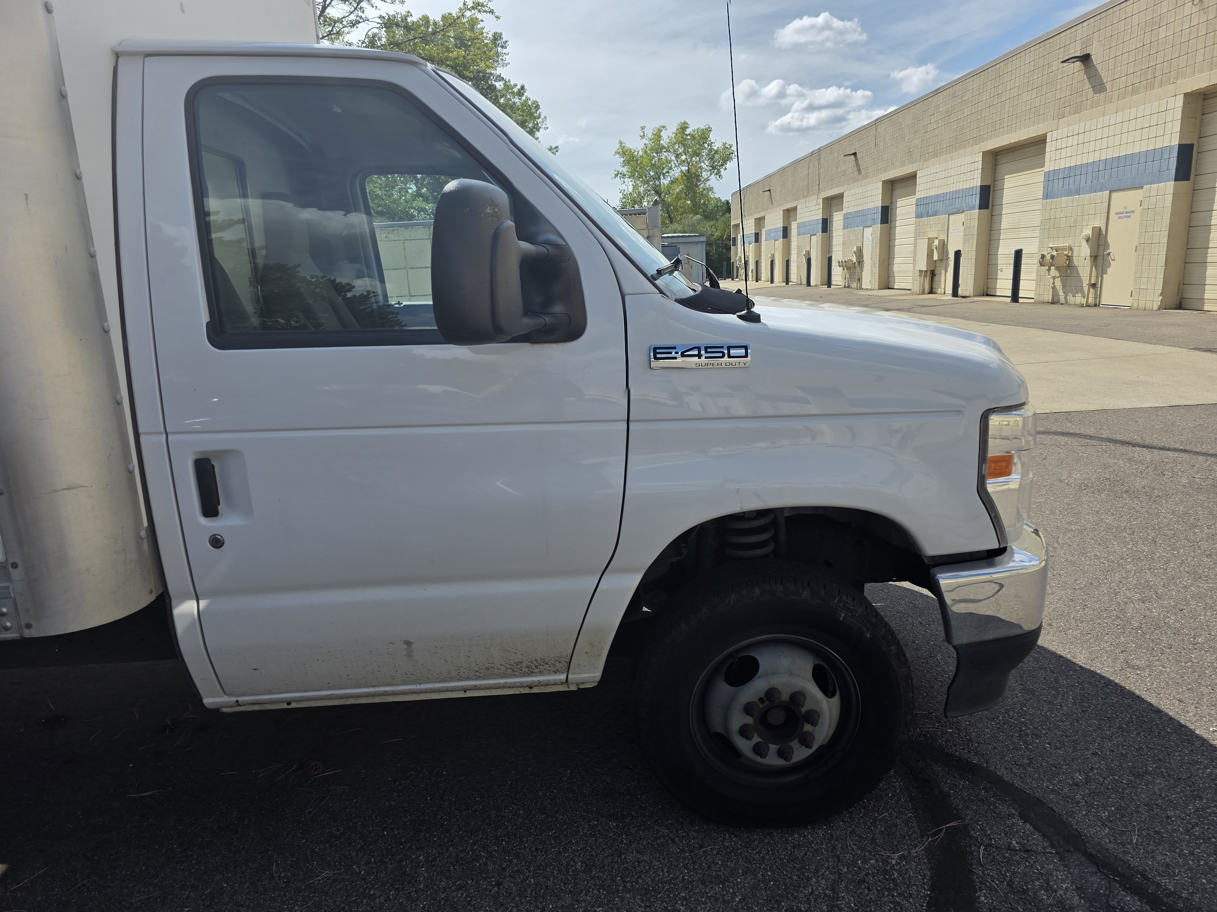 Used 2021 Ford E-450 and Econoline 450 Super Duty w/ Power Windows & Locks Group RWD image 11